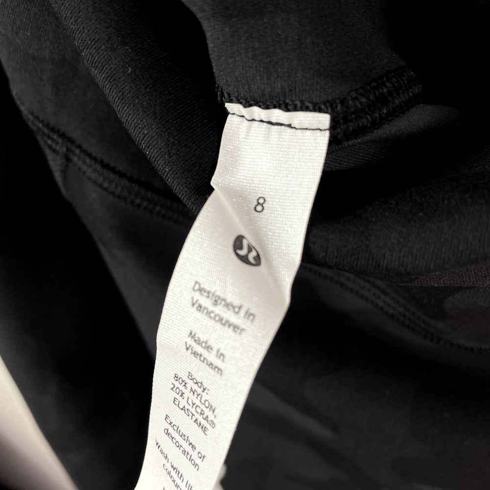 lululemon Dark Gray Reveal Hi-Rise Short Digi Rain 9" — Women's Size 6 NWT NEW - Picture 12 of 12